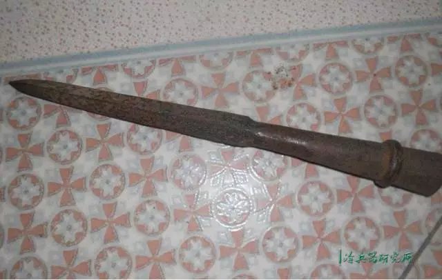 三棱军刺竟然也是自古以来？细说中国古代的三棱刺型武器_百科TA说