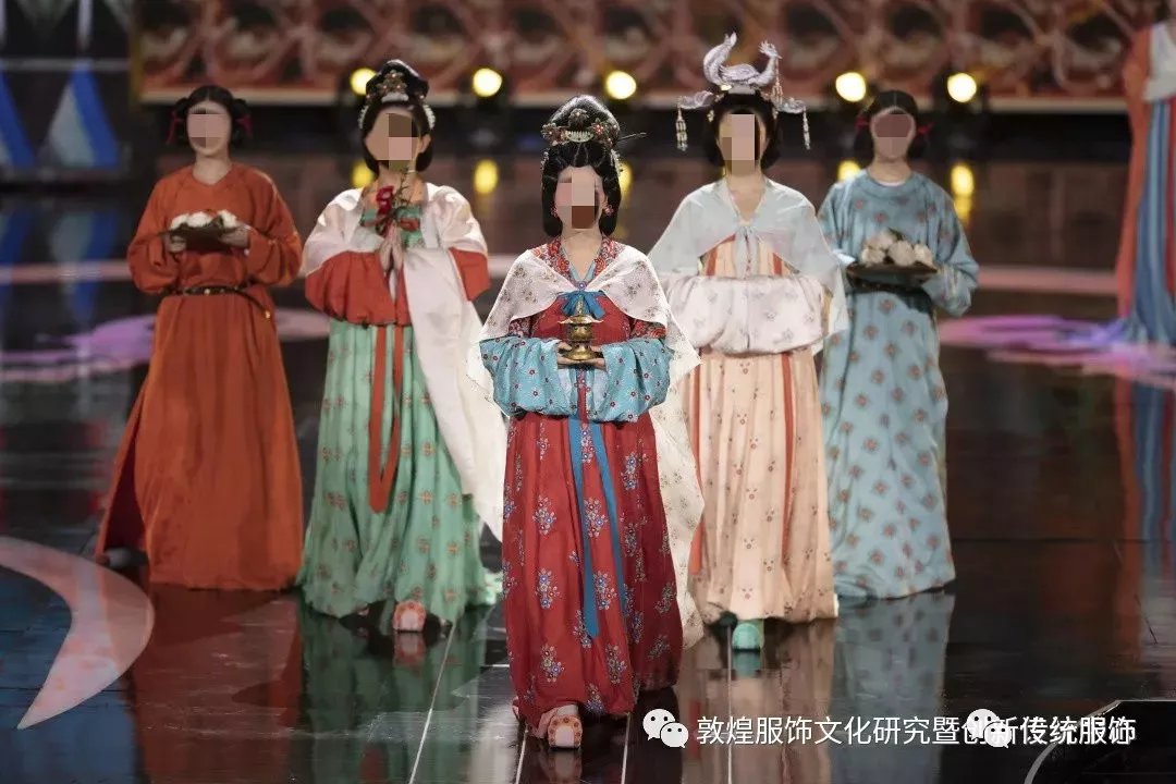 从壁画到复原，我们们离真实的敦煌服饰复原还有多远？_百科TA说