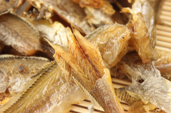  p>黄鱼干,是以鲜黄鱼腌制晒干而成的.