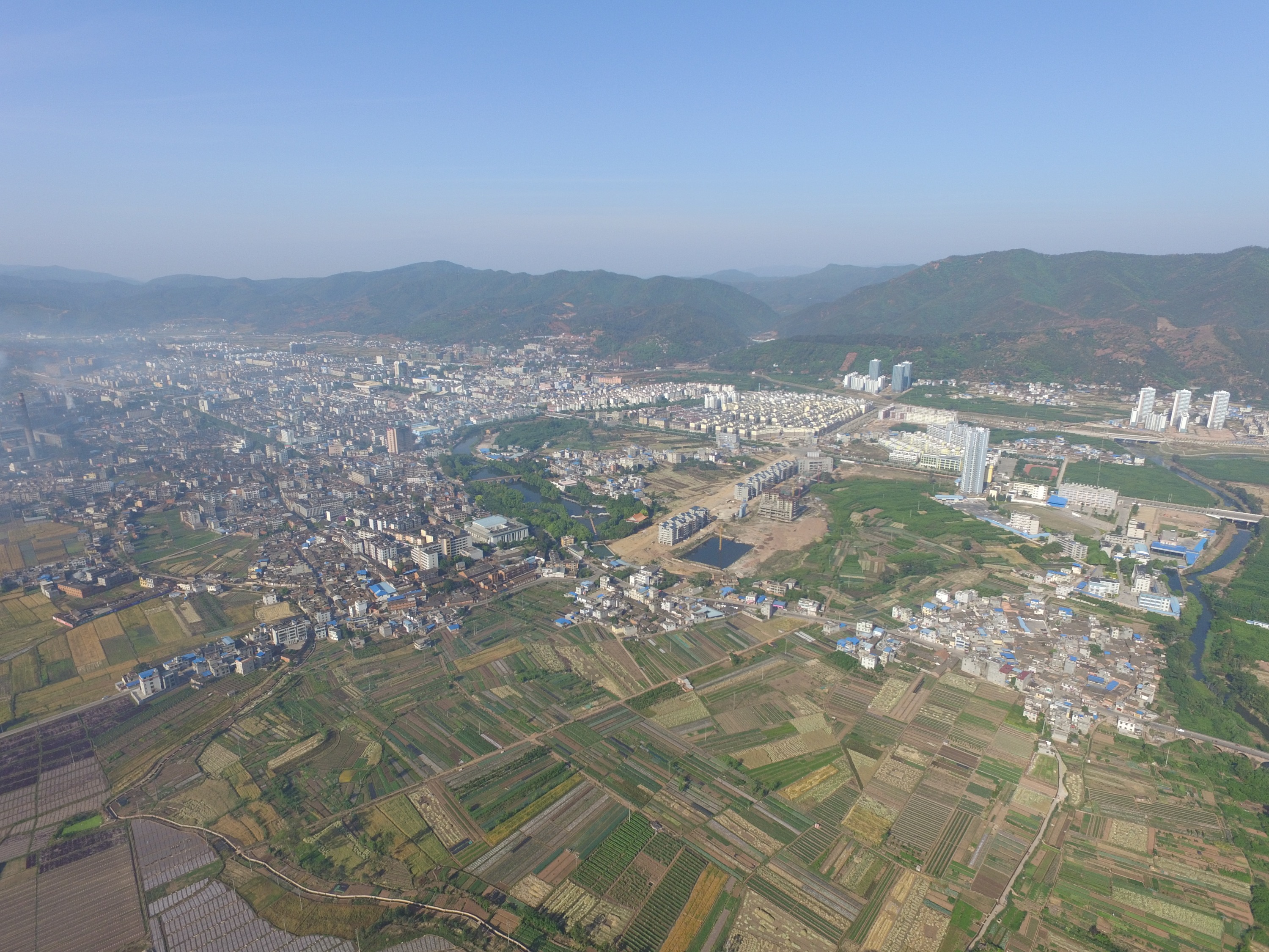  p data-id="go00tqexa0">金山镇,隶属于云南省楚雄彝族自治州禄丰市