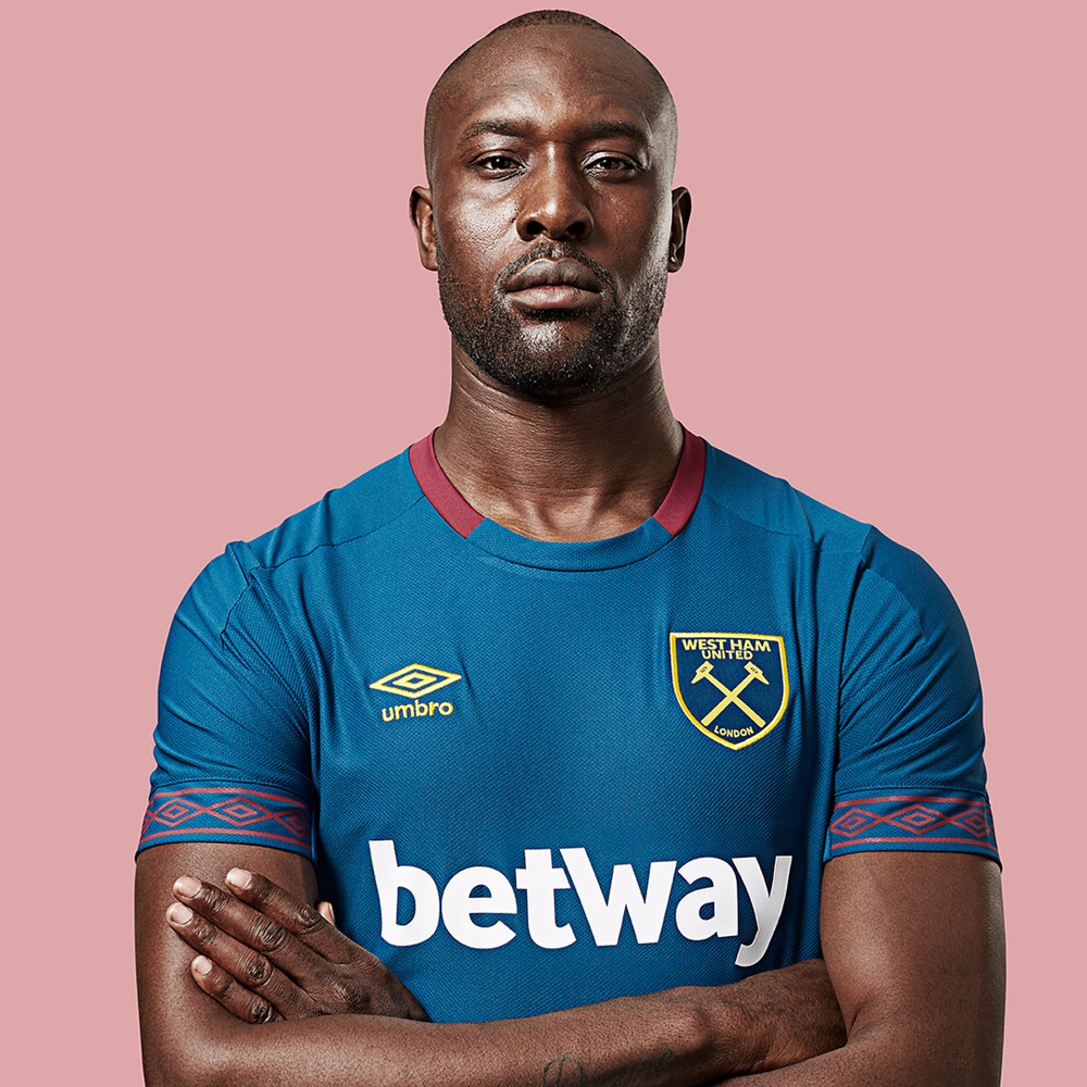  p>西汉姆联足球俱乐部(west ham united f.c.