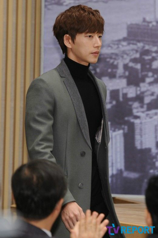  p>朴海镇 i>(         ,park hae jin) /i>,1983年5月1日出生于韩国