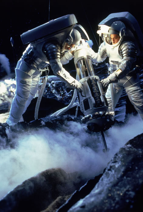  p>《天地大冲撞》 i>(deep impact) /i>是美国派拉蒙电影公司和梦