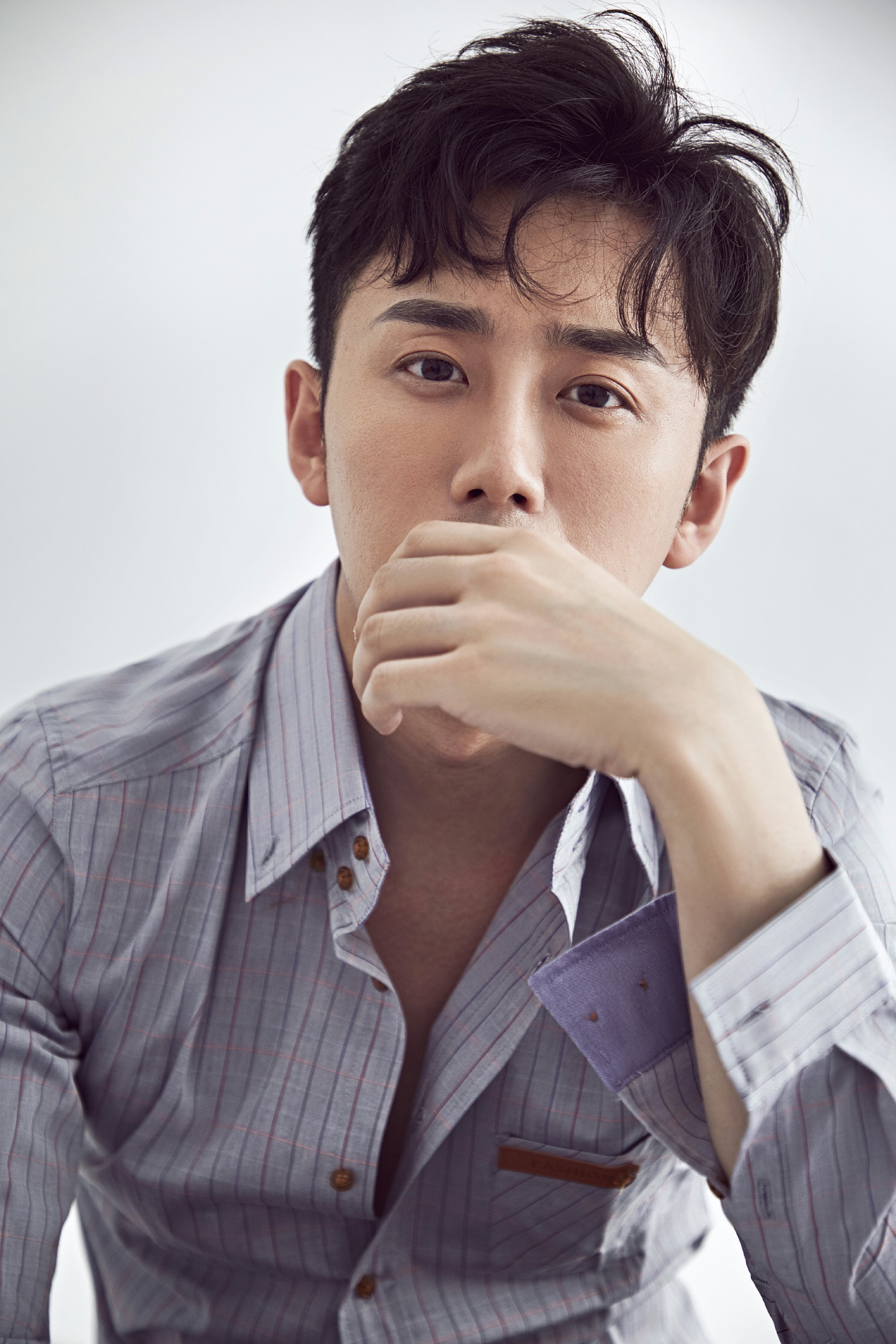  p>阎行一,1987年5月24日出生于辽宁省抚顺市,毕业于 a target="