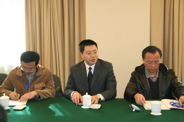 胡东