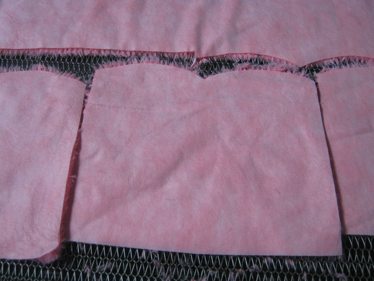 激光切割裁床,专门针对制衣行业,毛绒布料裁剪制作,可对多种服装