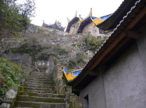  p data-id="gn70acmyfj"> a target="_blank" href="/item/宝鼎山