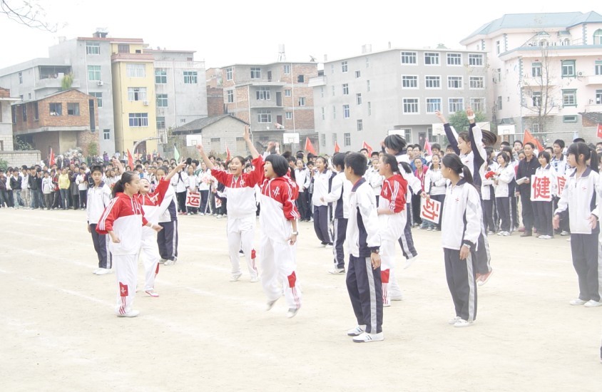  p>福安三中为 a target="_blank" href="/item/福建省/122534" data