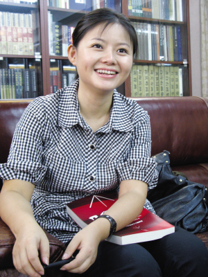  p data-id="gnyup33h7c">《浮沉》是2008年崔曼莉创作的小说作品,由 