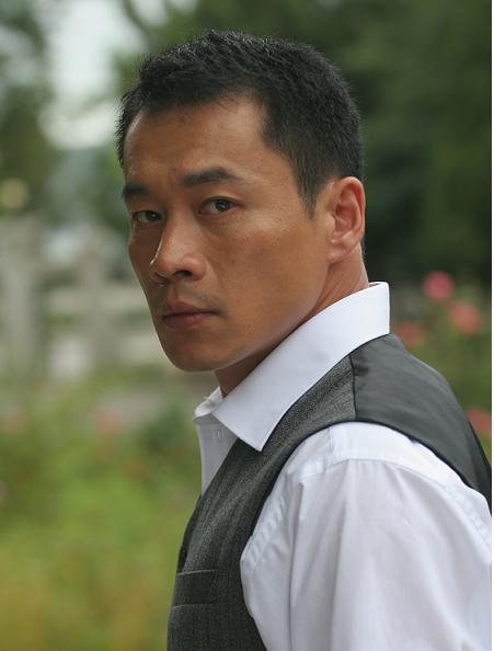 《眼中钉》是由俞钟执导,丁海峰,徐筠,薛山,王奎荣,高明等主演的电视