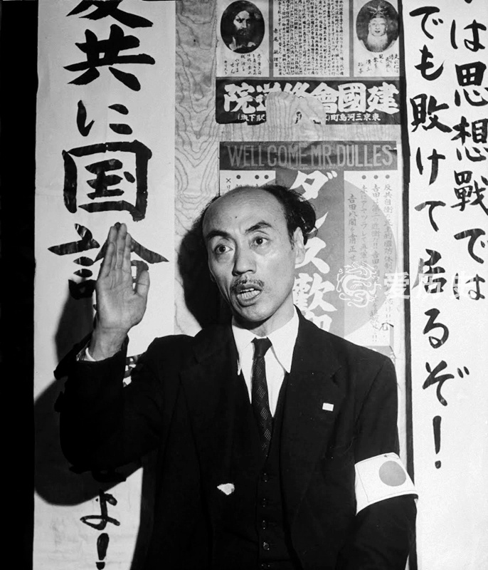 17岁刺客公开杀害亲中的日本政党领袖 监狱上吊幕后黑手活到91岁_百科TA说