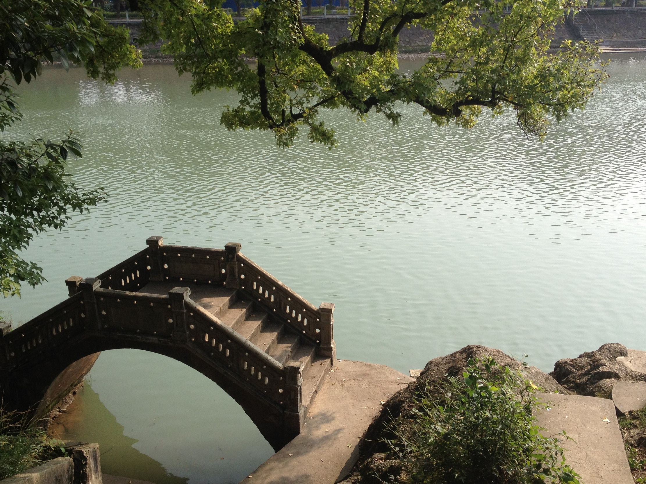 ">溪口 /a>,位于浙江省 a target="_blank" href="/item/宁波/209476"