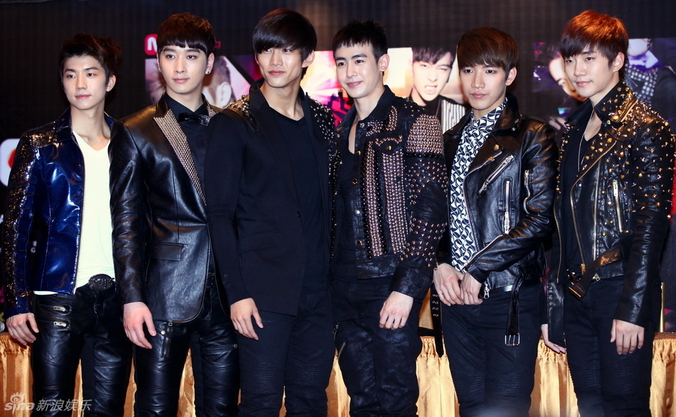 jyp entertainment /a>于2008年9月4日推出的男子组合,六名成员包括 a