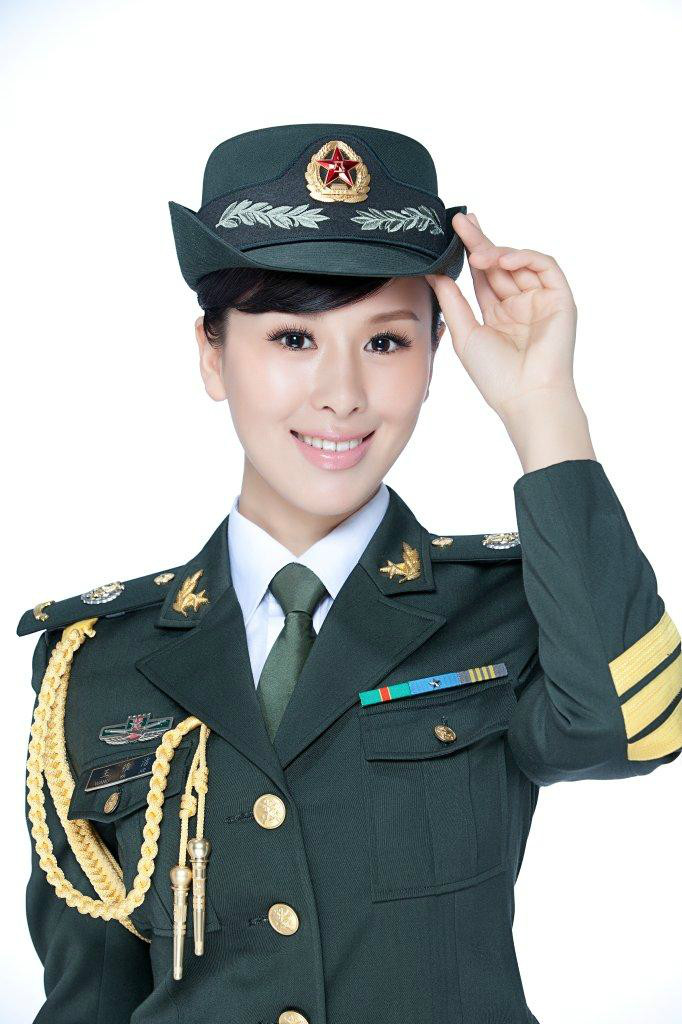  p data-id="gnwxjy7fnt">王雅洁,中国内地女歌手,空政文工团青年歌唱