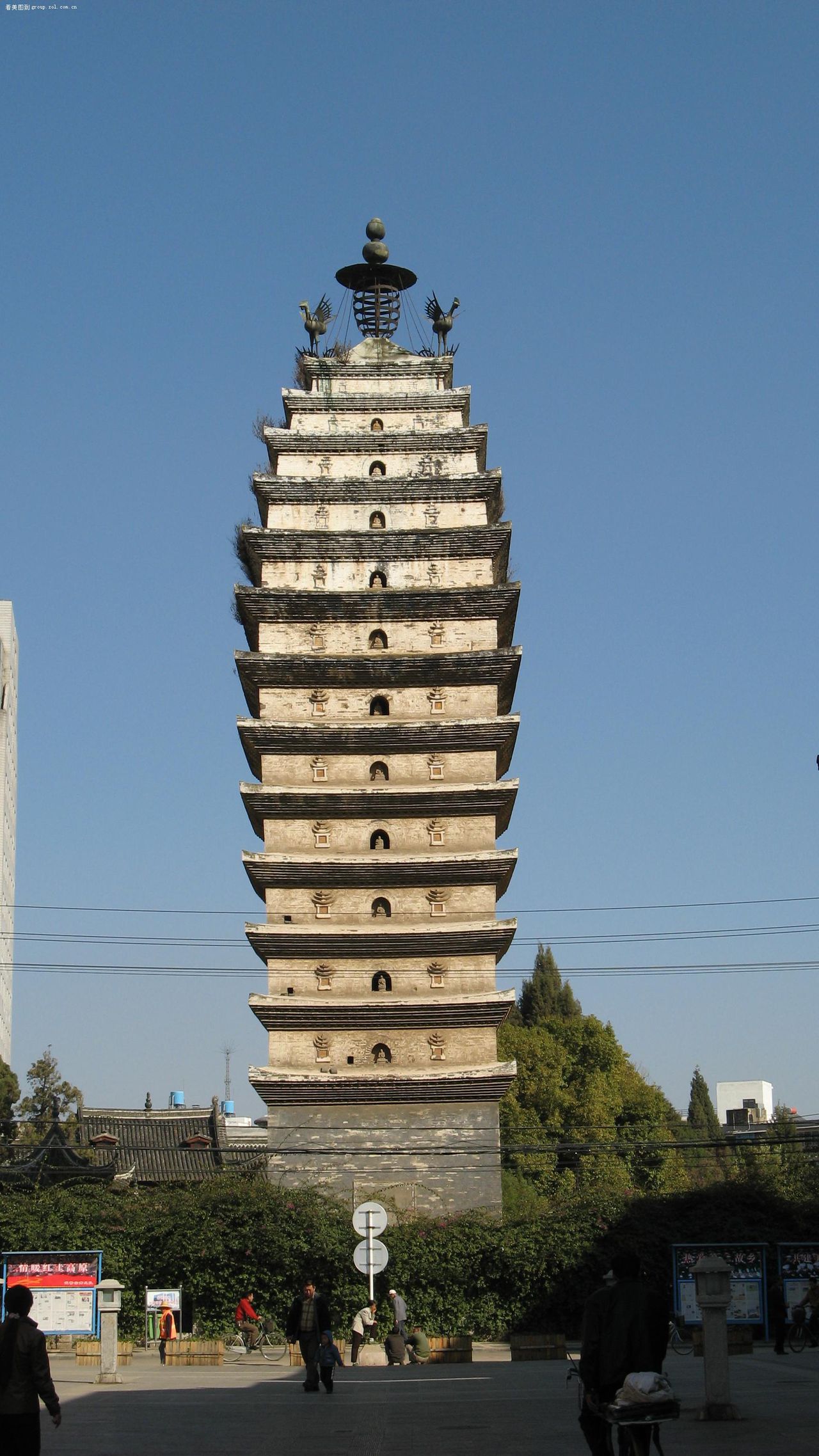 云南东寺塔