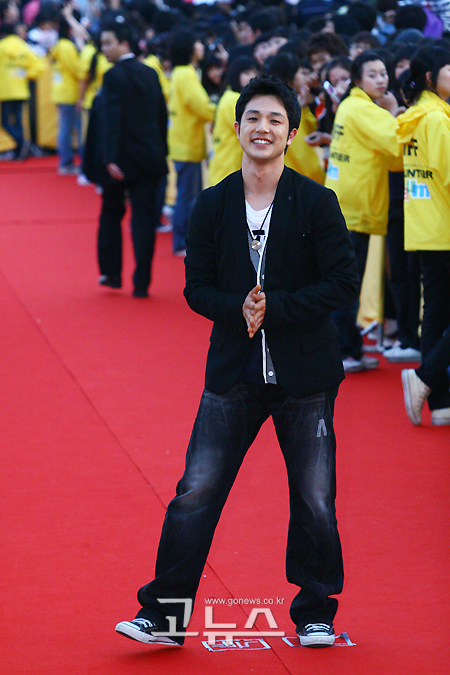  p>李英勋 i>(         ,leeyounghoon) /i>,1982年12月14日出生于