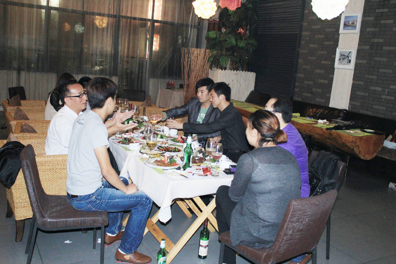 费洛蒙法式西餐厅位于徐州市,餐馆类型是西