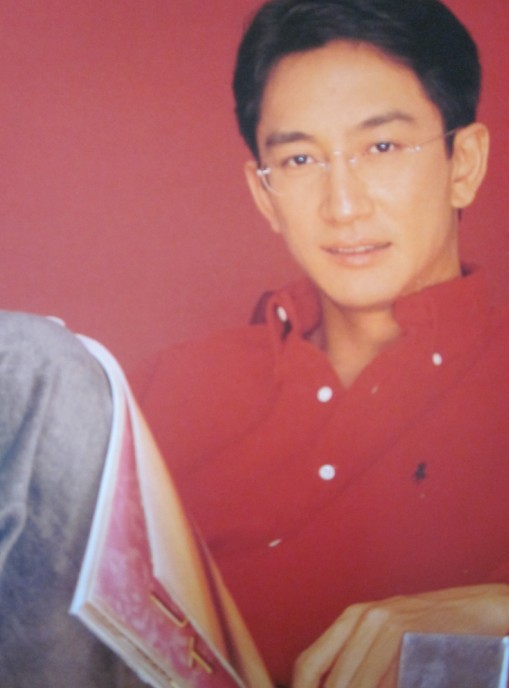  p>吴启华,1964年5月19日出生于香港,中国香港影视男演员,流行乐歌手.