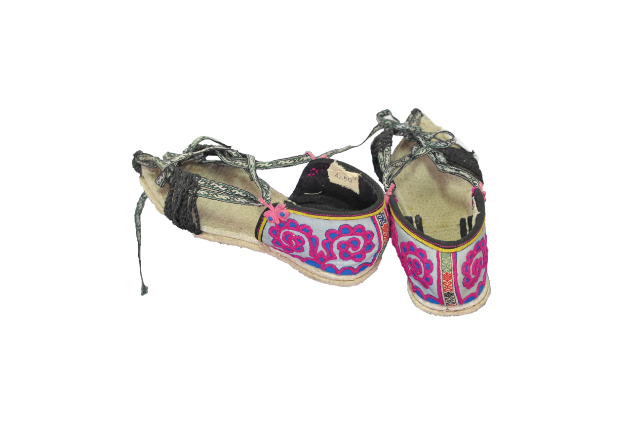 苗族贴花布凉鞋