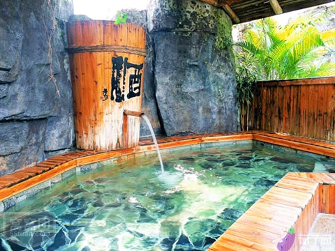  p>清新温矿泉度假区位于广东省清远市清新县三坑镇,景区5.