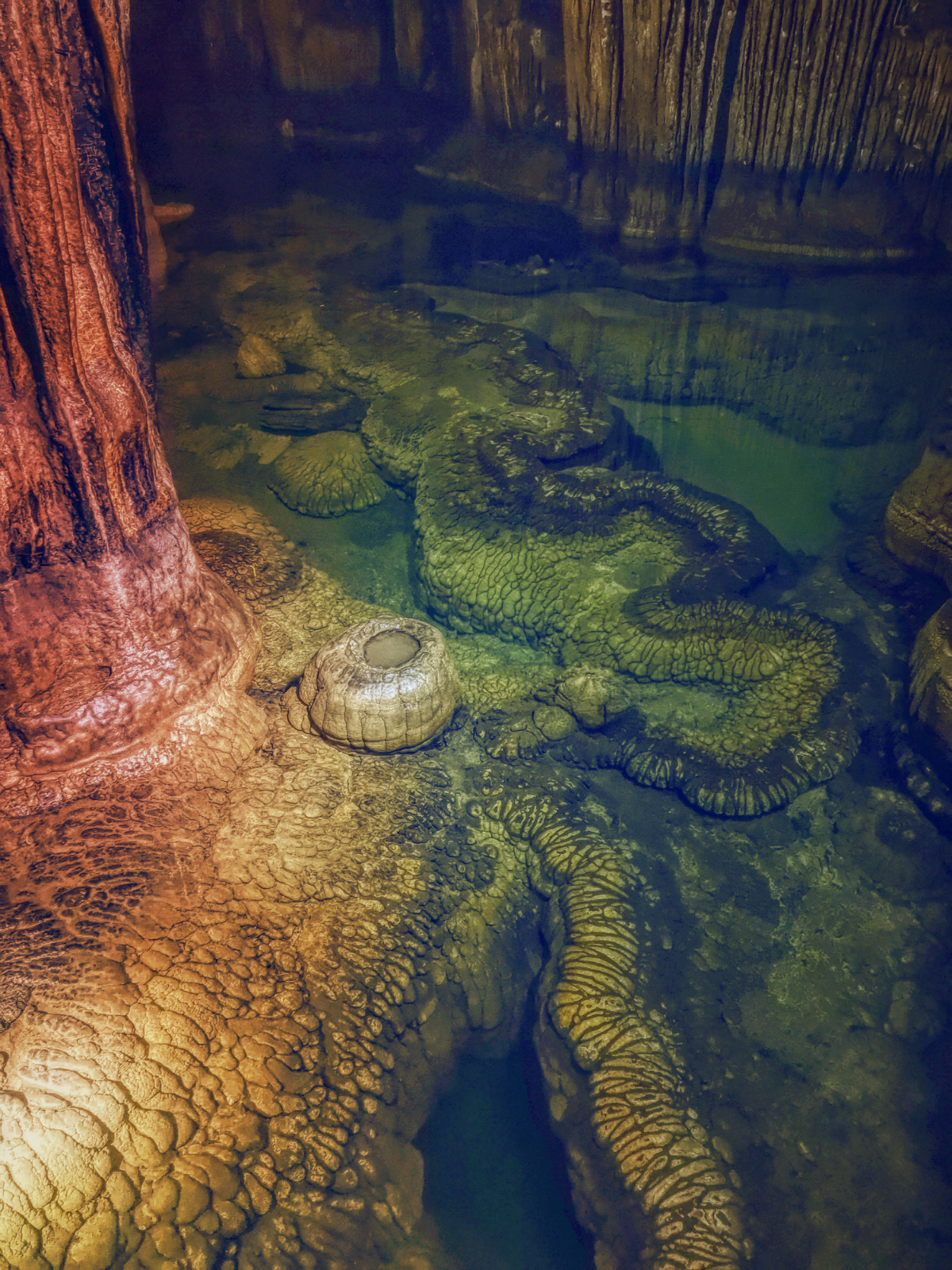  p>"龙洞烟云"是临武八景之一,地处 a target="_blank" href="/item