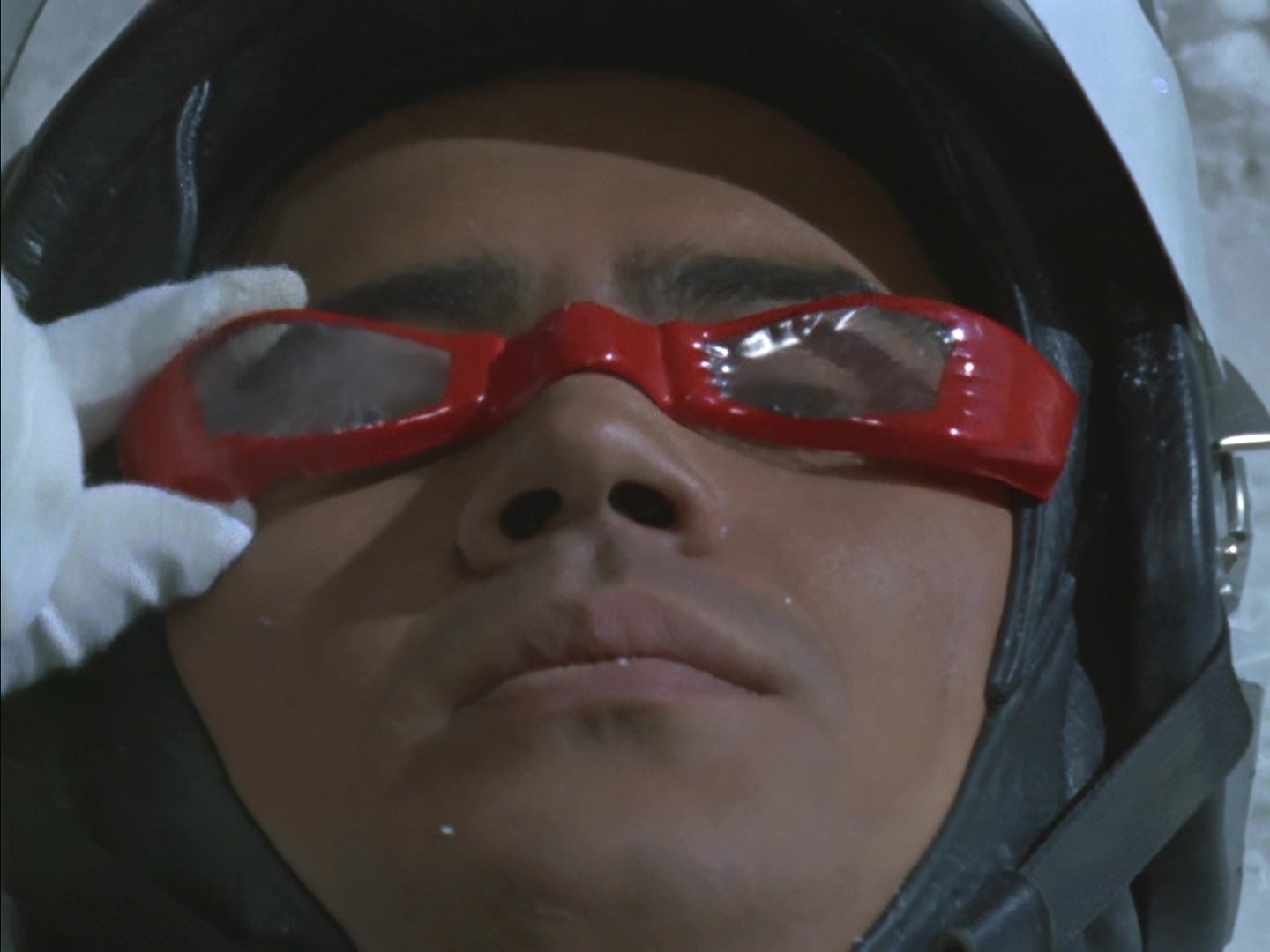 眼镜是日版特摄剧《赛文 a target="_blank" href="/item/奥特曼