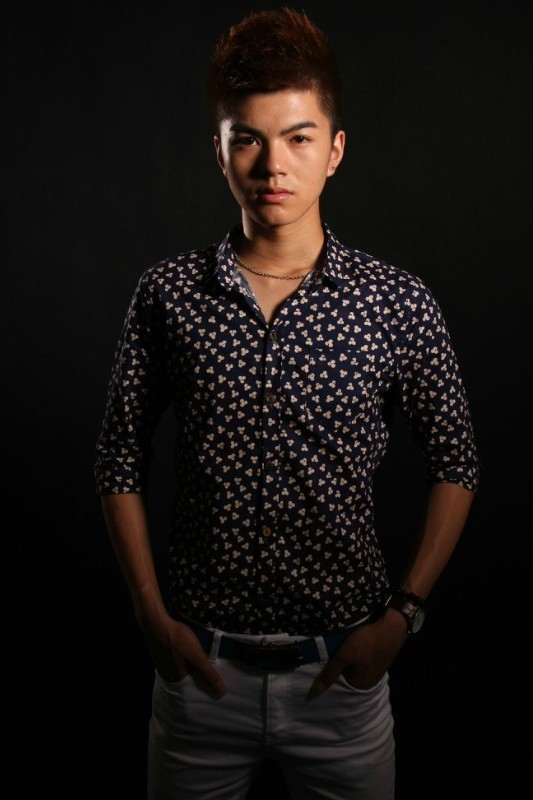  p data-id="gnx1n2qfhp">夏斌,中国内地新生代模特,艺人;2012年大