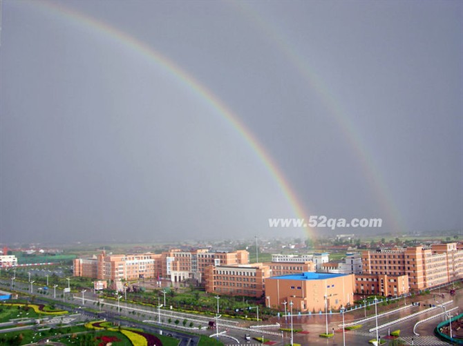  p> b>迁安市第一中学(迁安一中) /b>正式建于1951年,是位于河北省