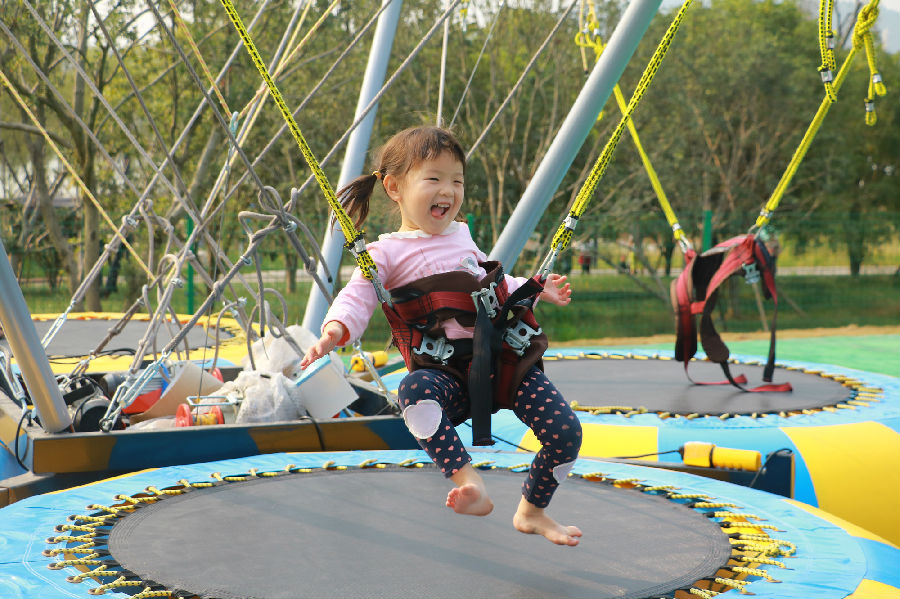 儿童蹦极跳跳床