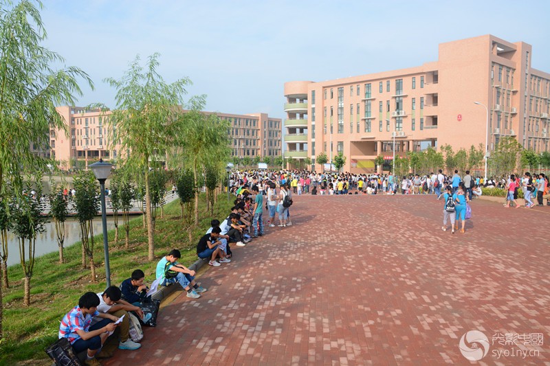  p>镇平一高是 a target="_blank" href="/item/河南/132980" data