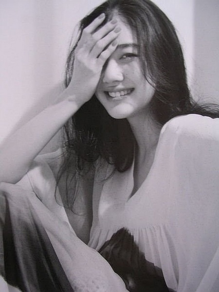  p>苍井优,1985年8月17日出生于日本福冈县,毕业于日本大学,日本演员