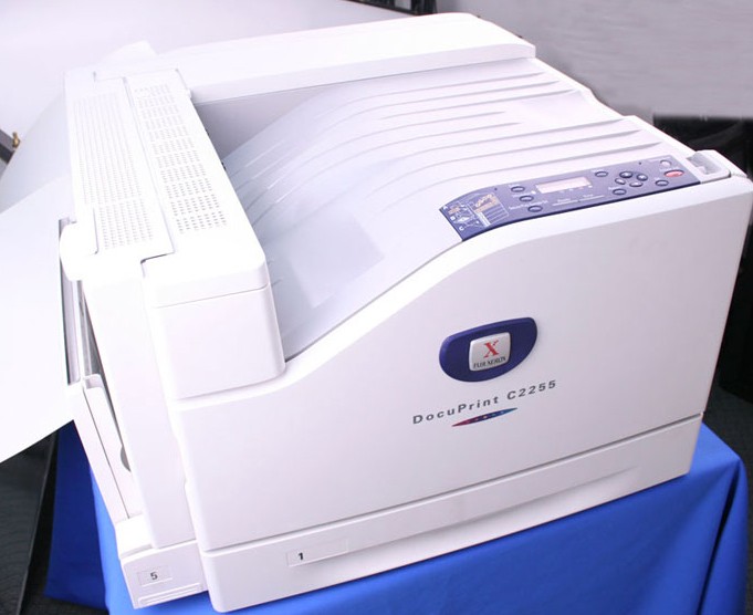  p>富士施乐 c2255采用的是鼓粉分离设计,在碳粉盒的下面是感光鼓单元