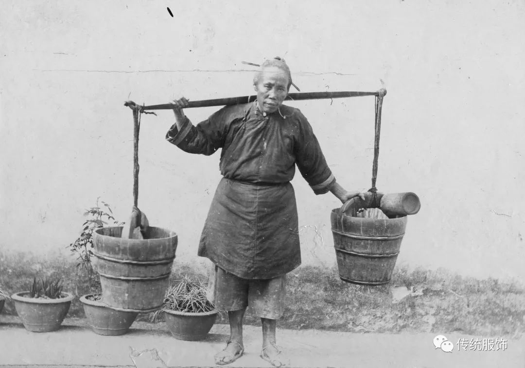 三把刀：将兵器戴在发髻上的女人们 ｜ 传统的服饰_百科TA说
