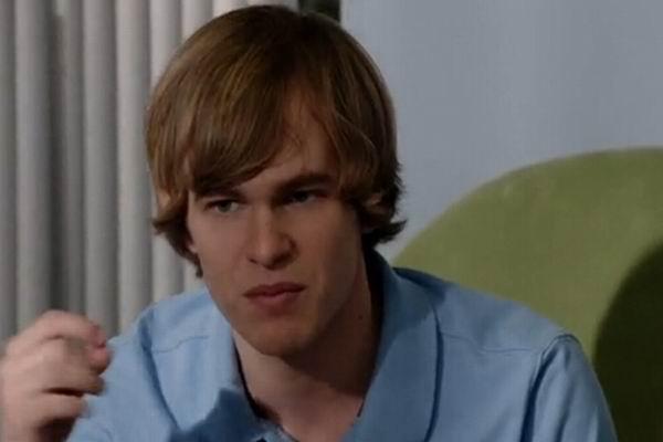  p data-id="gnwmwqtnle">《重案组第一季》是史蒂夫·罗宾执导的电视