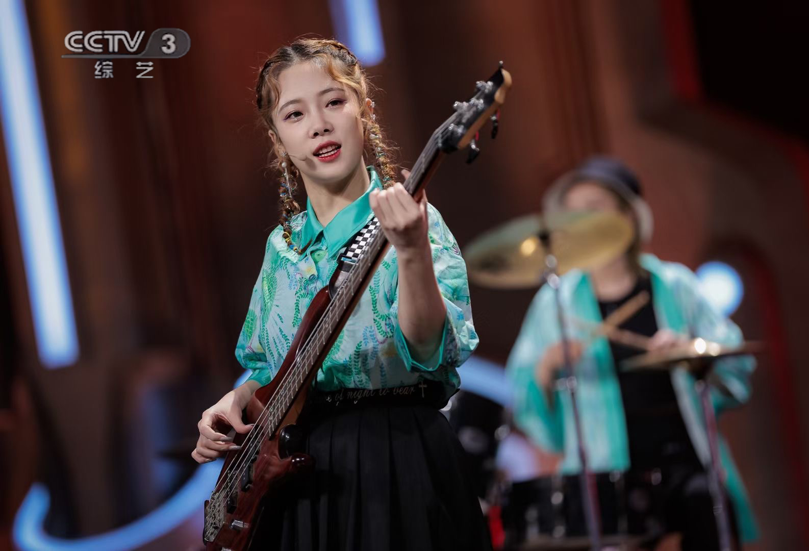  p data-id="2hwpl3kd4fv">梦天使女子乐队,中国内地国风摇滚女子乐队