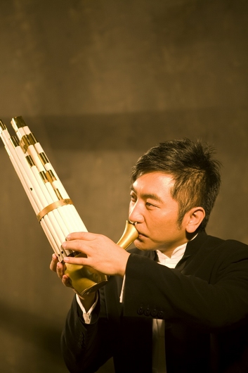  p>《我一直听见自己的笙音》是 a target="_blank" href="/item/吴彤