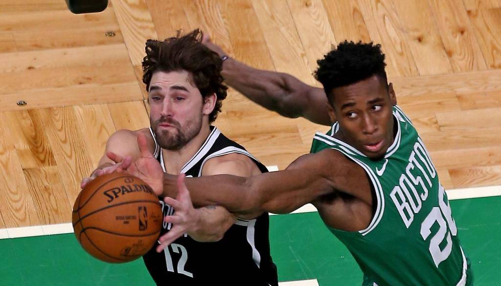  p data-id="gnbt9obhzd">阿龙·内史密斯(aaron nesmith),全名阿龙