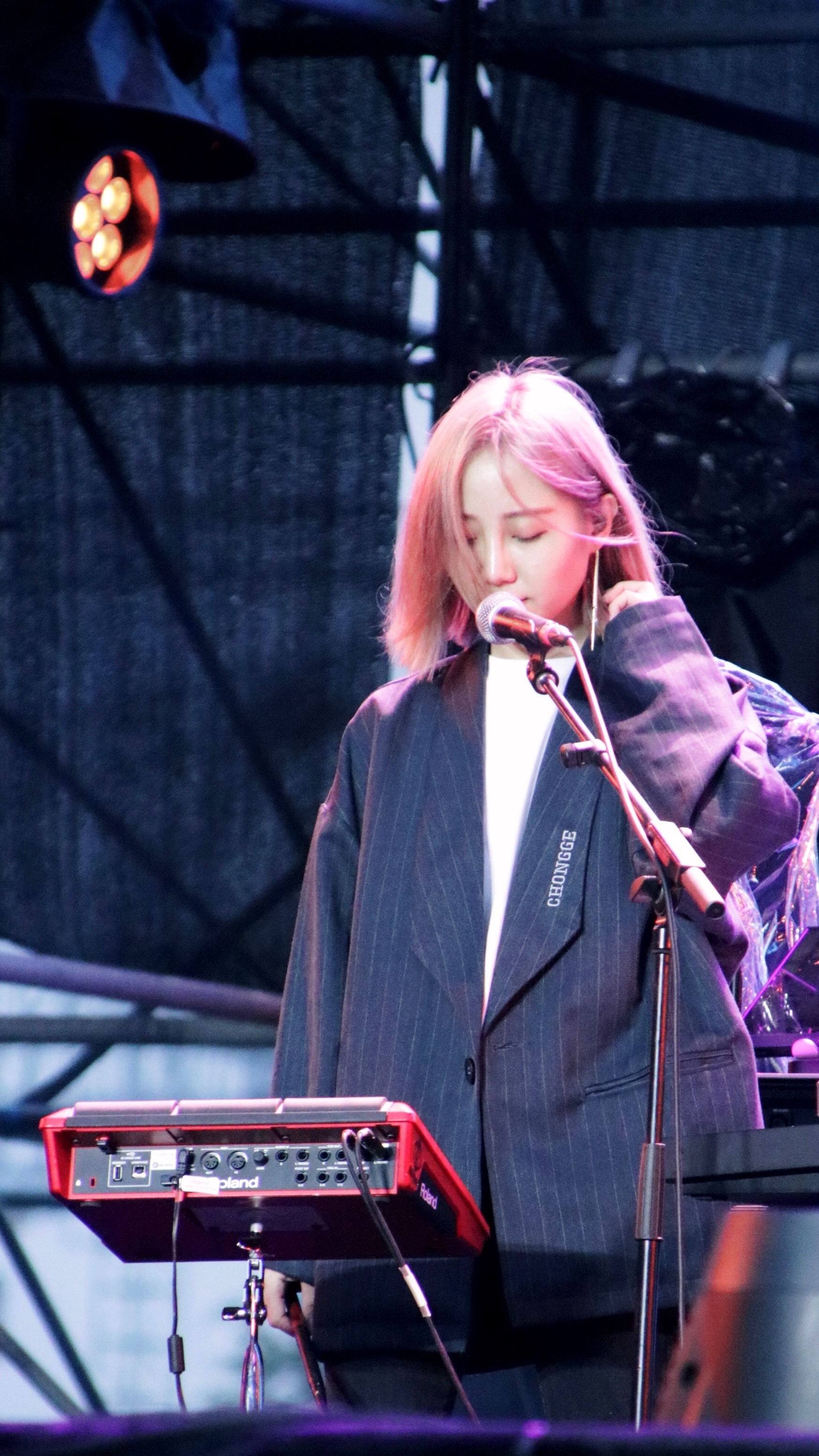  p data-id="gnzz57v97s">杜飞儿,又名咪咪,19