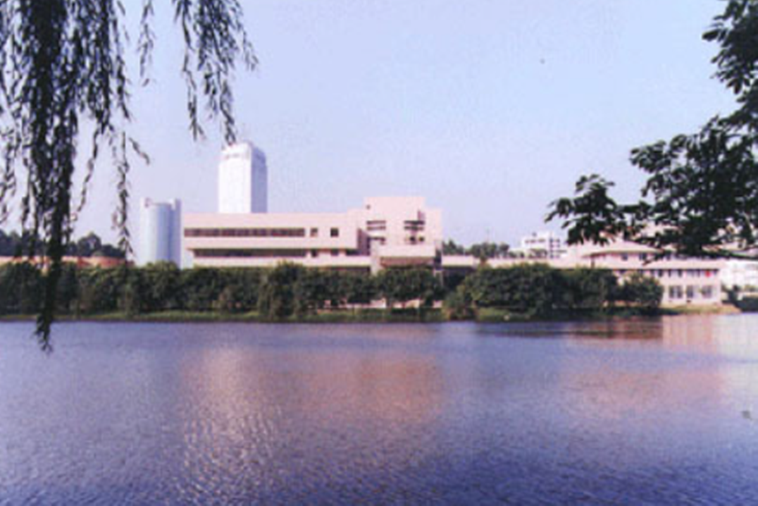 五邑大学图书馆