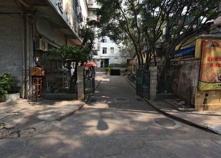 荔湾鹤洞,由无开发商建成,共计房屋112户,小区物业公司为无物业管理