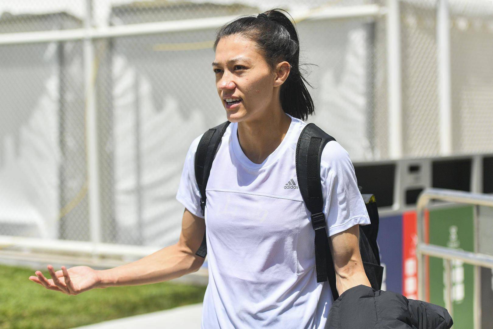  p data-id="2jwlvrvkxkc">郑妮娜力,1998年11月12日出生于加拿大新