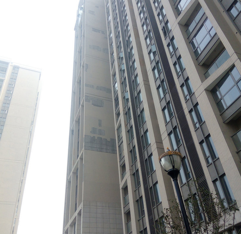  p>升龙汇金广场位于郑州市南阳路与东风路交叉口向北300米路西,毗邻