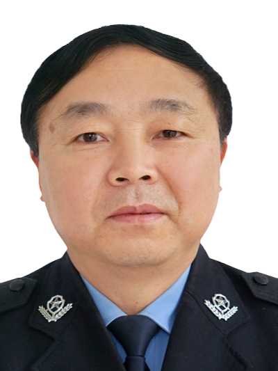 政委,四级高级警长,兼任中共瓮安县委政法委员会副书记