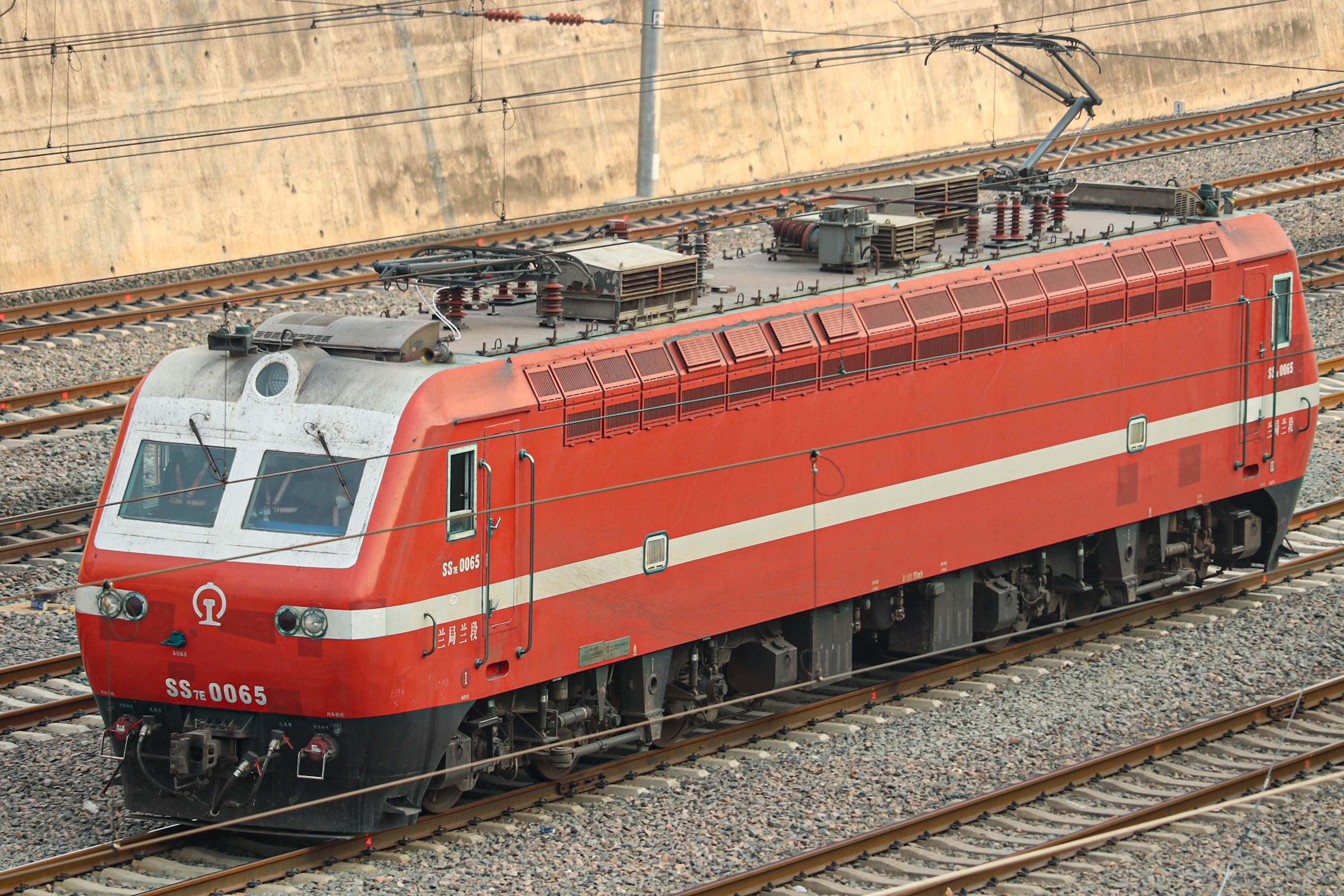 data-lemmaid="4469494">韶山7e型电力机车 /a>(ss7e),是 a target="