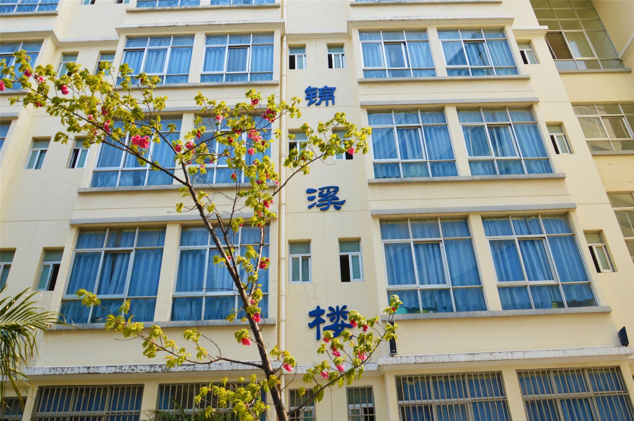 p>大理州民族中学是云南省重点中学之一,位于 a target="_blank"