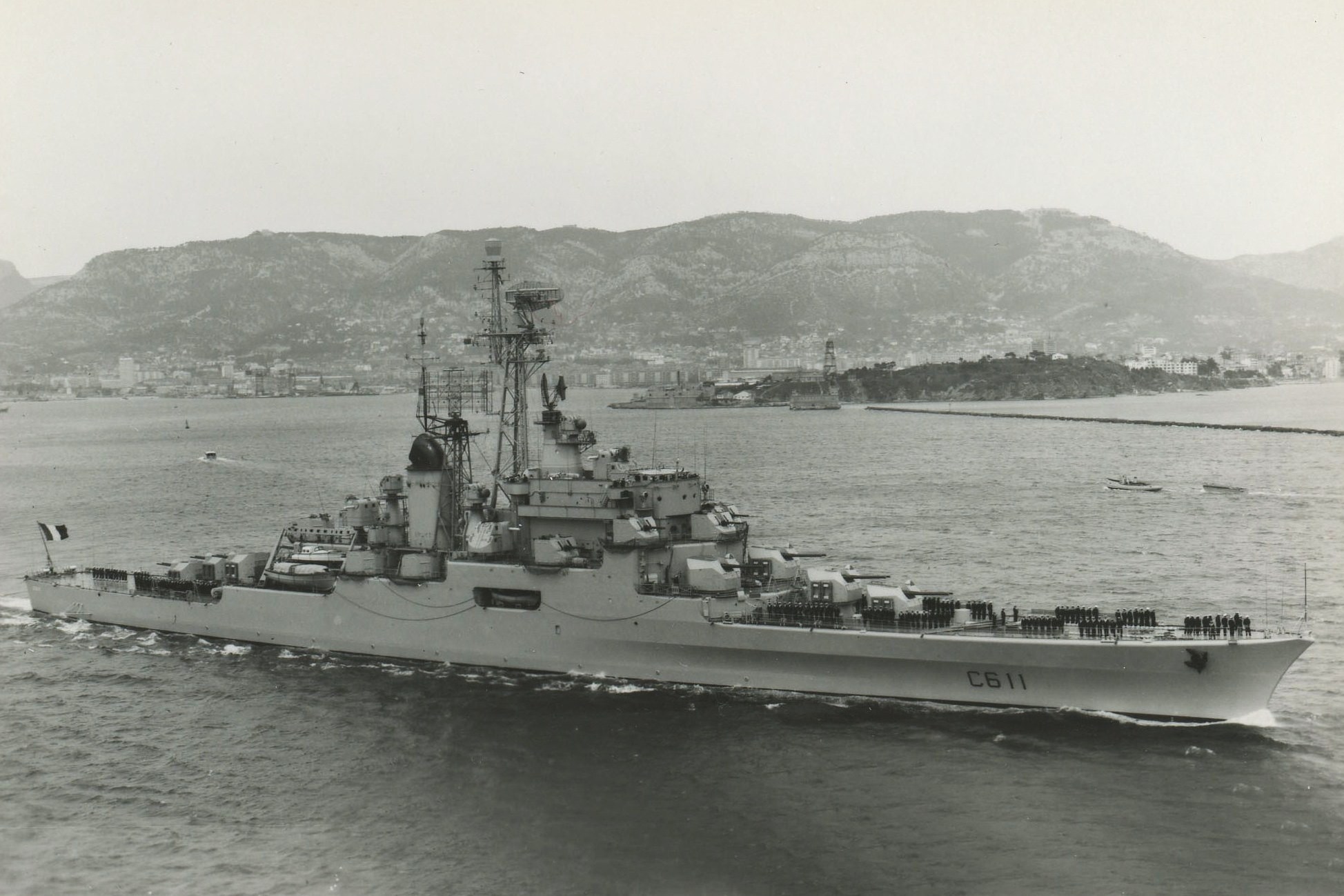 data-lemmaid="2498406">法国海军 /a>的一艘防空巡洋舰,后来改为 a