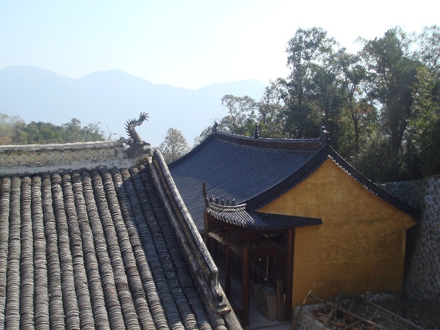  p>广慧禅寺俗名半山庵,又名灵云寺.