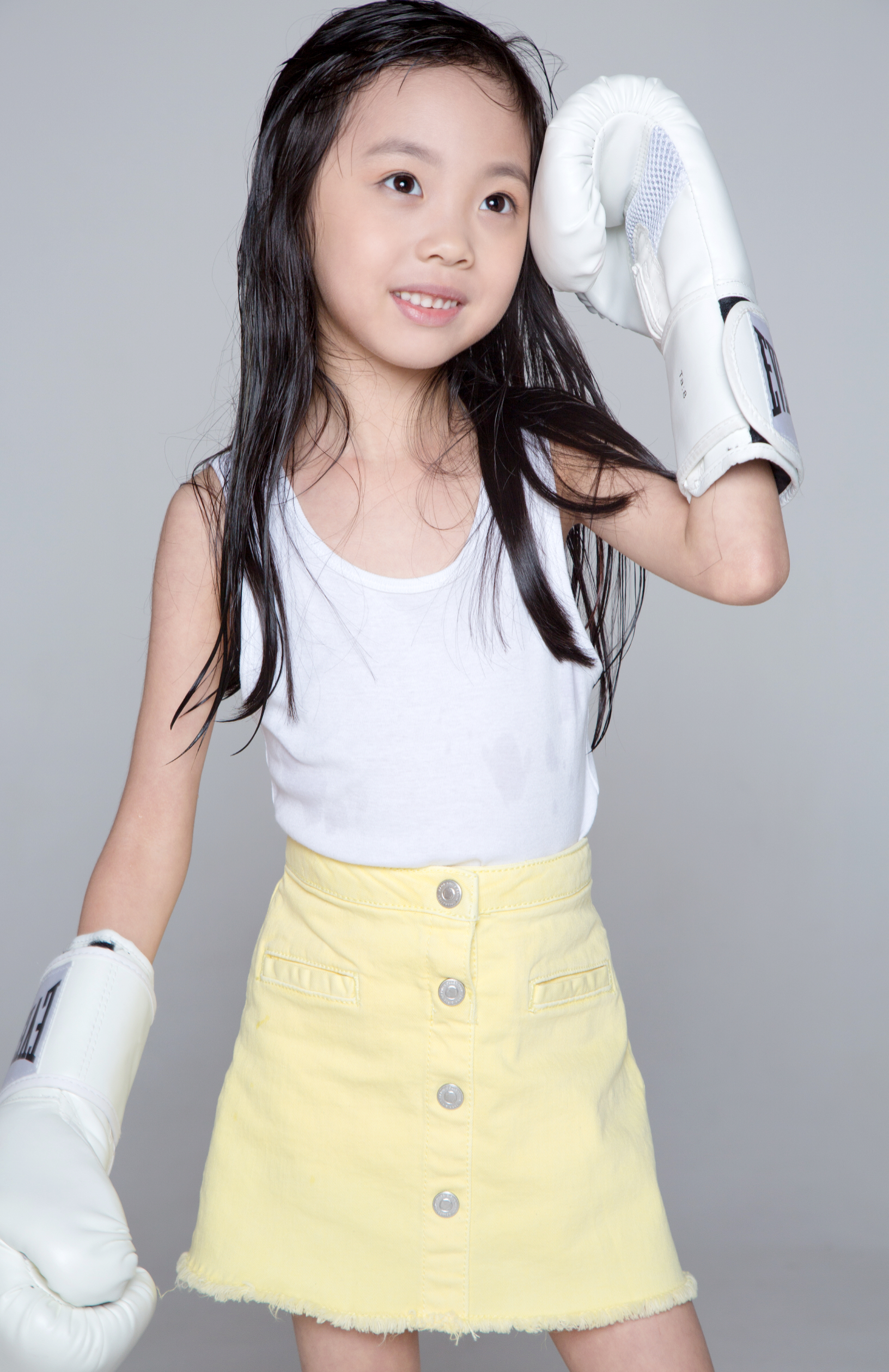  p>李依宸,2011年2月21日出生于陕西省西安市,中国女演员,模特.