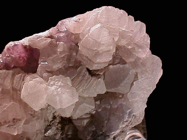  p>毒重石是除 a href="#" data-lemmaid="544365">重晶石 /a>外,自然