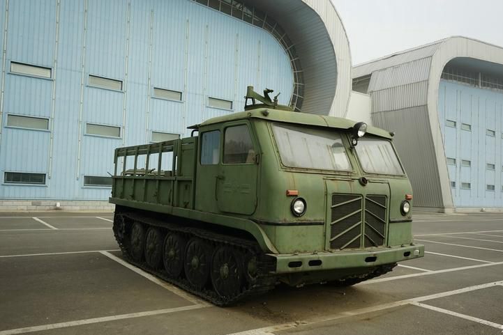 中国60式中型履带式牵引车